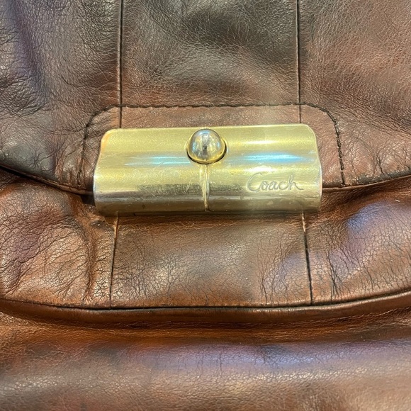 Coach ladies, vintage handbag pre-loved buttery, soft weather, brass hardware - Picture 6 of 15